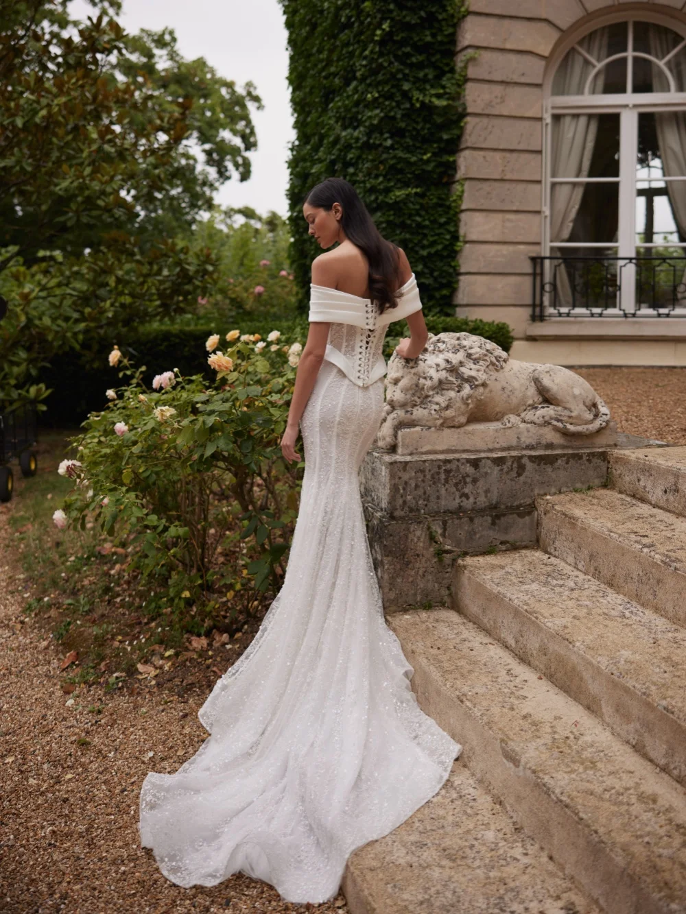 Customzied Elegant Off-the-Shoulder Strapless Backless Corset Mermaid Wedding Dresses Lace Applique Beaded Lace Up Bridal Gowns
