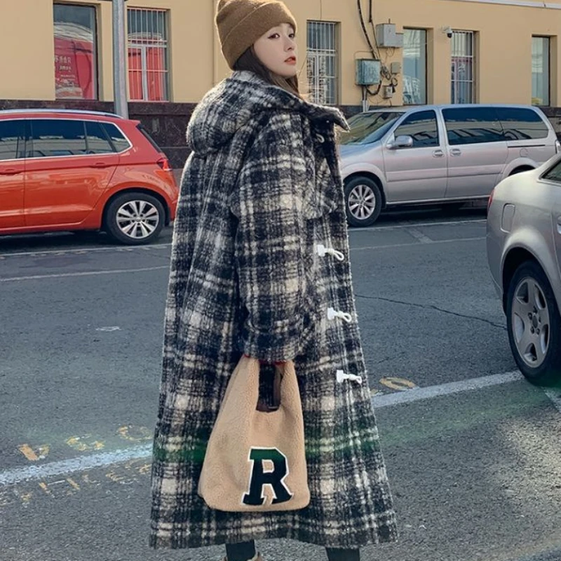 Winter New Women Horn Button Woolen Coat Female High-Grade Hooded Retro Plaid Outwear Casual Fashion Long Below The Knee Outcoat