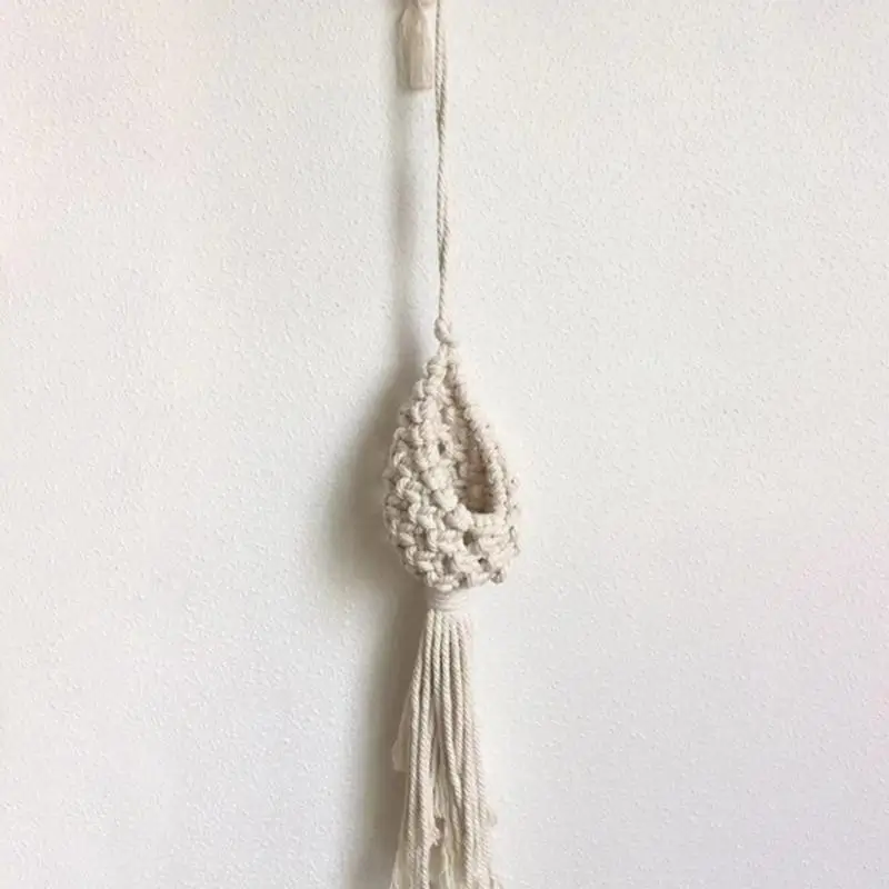 Colgador de plantas de macramé, soporte de macramé rústico, cesta tejida con flores bohemias, soporte de borla hecho a mano