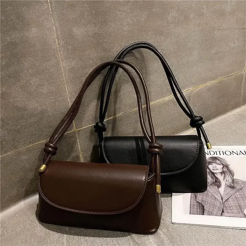 Internet celebrity retro small bag for women in autumn and winter, new trendy crossbody bag, fashionable one shoulder small bag