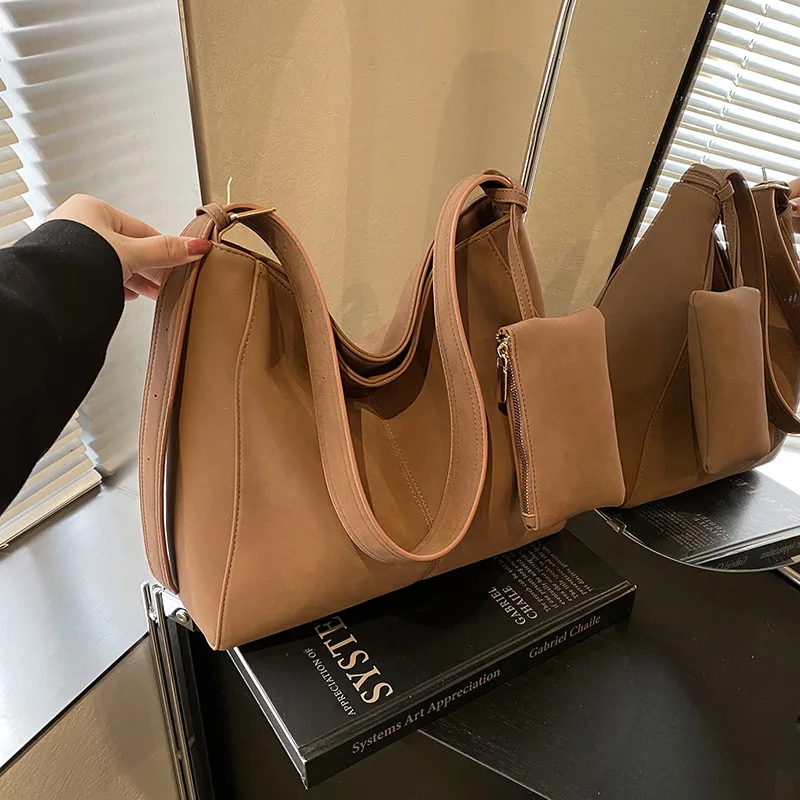 

Fashion Casual Underarm Bag Women's Winter New Commuting Large-capacity Sophisticated Tote Bag 2025 Niche Women's Bag