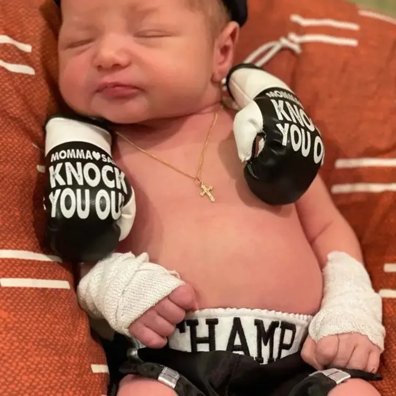 2Pcs/ Mini Boxing Gloves Photo Prop Set - Newborn Photoshoot & Car Keychain for Baby Boys, Creative Gift.accessoire bébé.신생아 사진
