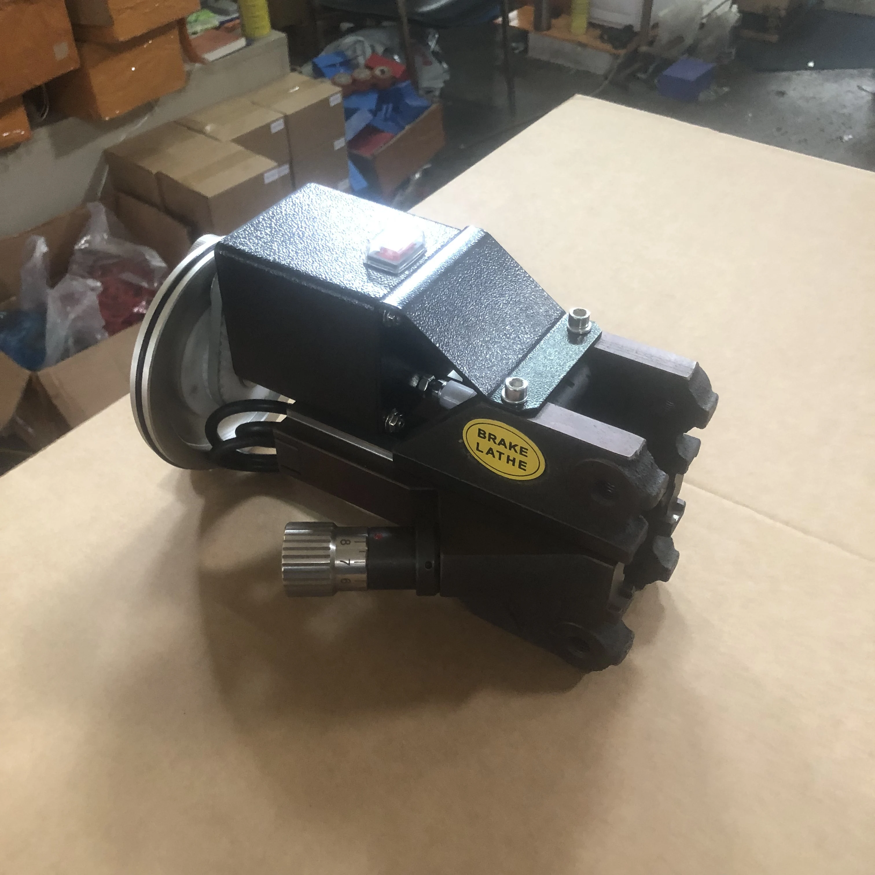 

AM8700 BL618 BL718 без привода в комплекте Автомобильный токарный станок с дисковым тормозом Режущий инструмент Шлифовальный станок с полными аксессуарами