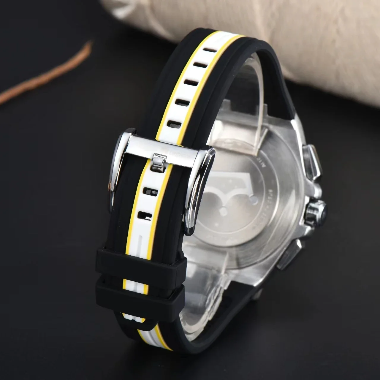 الاتجاه العلامة التجارية الرياضية نمط رجل الساعات التلقائية ساعات المعصم الميكانيكية التقويم الكلاسيكي عالية الجودة الأعمال عارضة المرأة ووتش