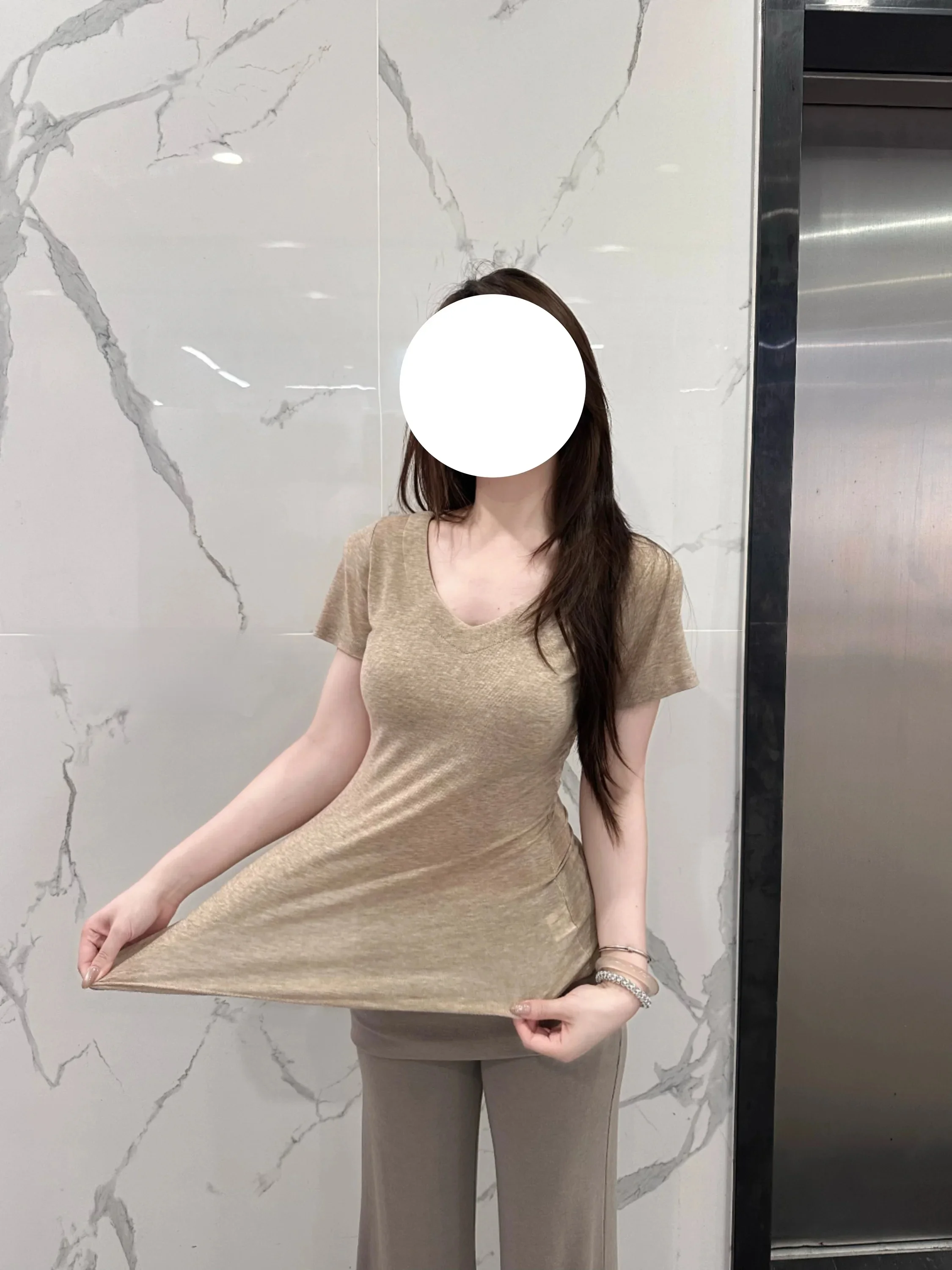 Skin-Tight Breathable Short-Sleeve V-Neck T-Shirt Korean Pure Desire Style Oats Color Slimming Top Comfortable Commute Fashion