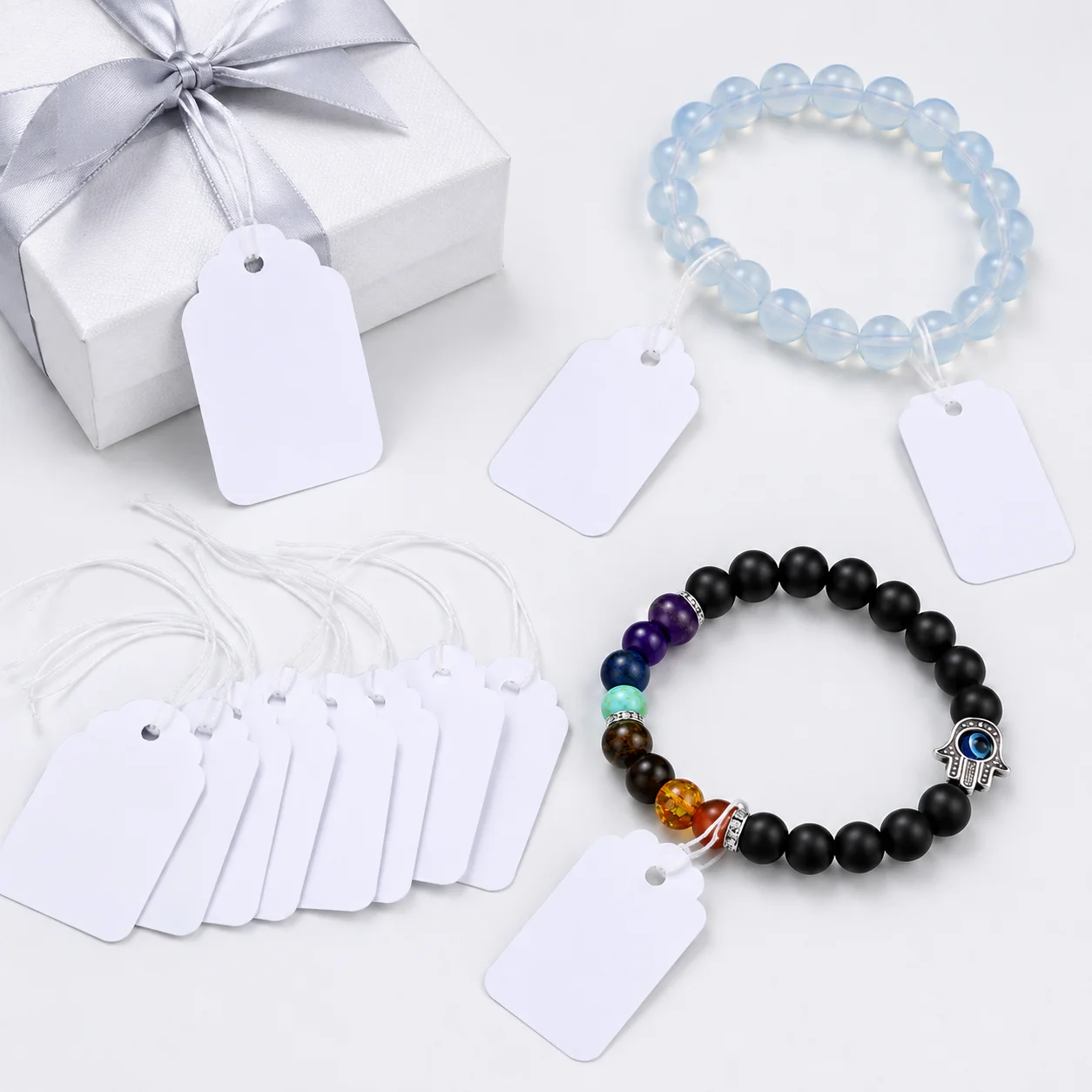 100 Stück weiße leere Preisschilder mit Lanyard, Papier-Hängeetiketten für Schmuck, Ringe, Armbänder und Einzelhandelsdisplays – Detail 4