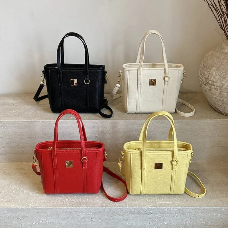 

Модная большая сумка-тоут через плечо для подгузников: Элегантная женская сумка с роскошным дизайнерским логотипом и уникальным винтажным стилем