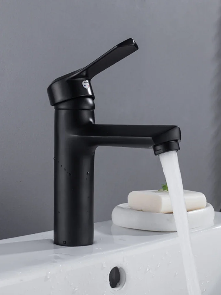 ~Black Matte Short Washbasin Faucet Nordic Retro Single Handle Single Hole Hot and Cold Basin Faucet