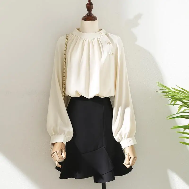

Diagonal buckle satin chiffon shirt for women 2022 Autumn New retro small stand collar design sense deli chic top