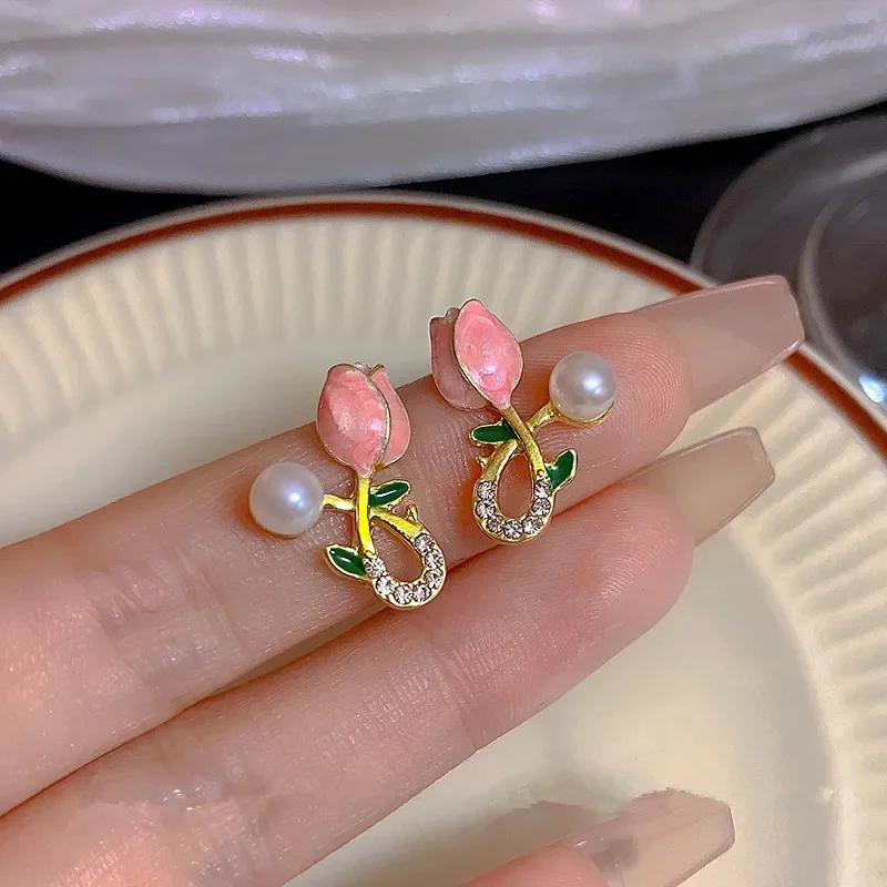 

Exquisite Tulip Flowers Pearl Earrings For Women Fashion Personalized Daily Accessory Party Jewelry Birthday Anniversary Gifts