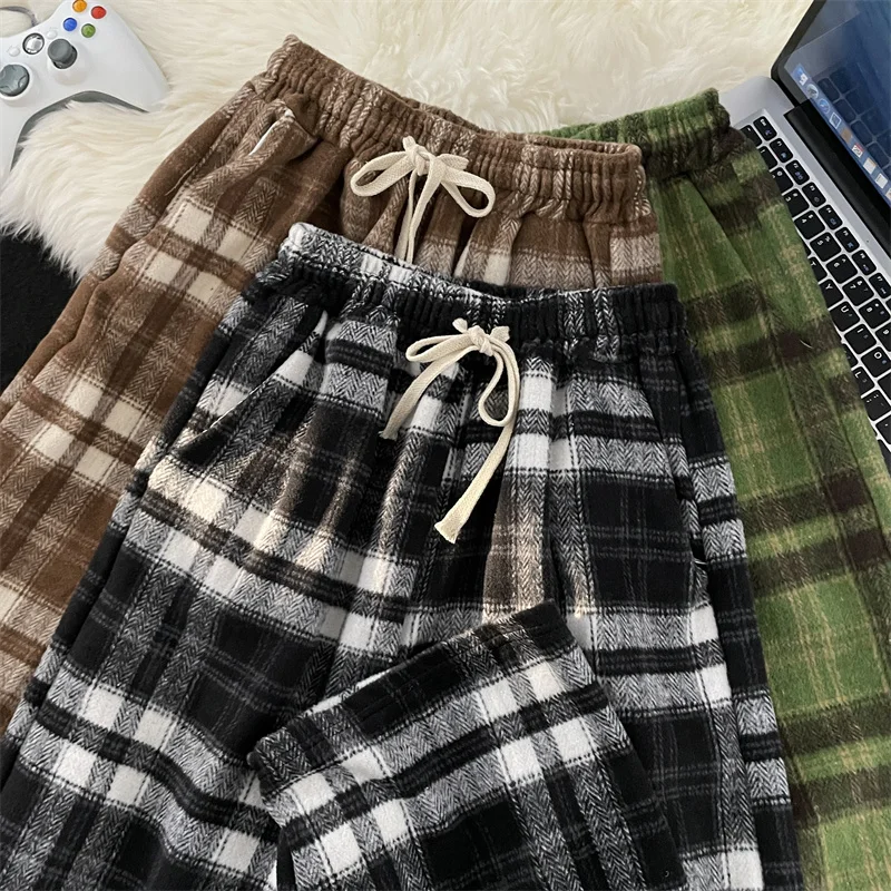 

Men Checkered Casual Pants Loose Straight Plaid Pants Sweatpants Man Fashion Streetwear 2024 Spring New Hip Hop Trousers F87