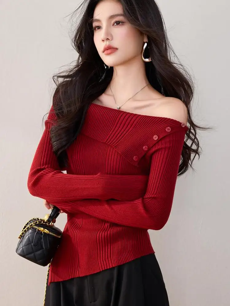 

Женский красный асимметричный свитер с открытыми плечами и длинными рукавами на пуговицах, осень-зима 2024, корейская мода, тонкий трикотаж, пуловеры, топы, шикарные