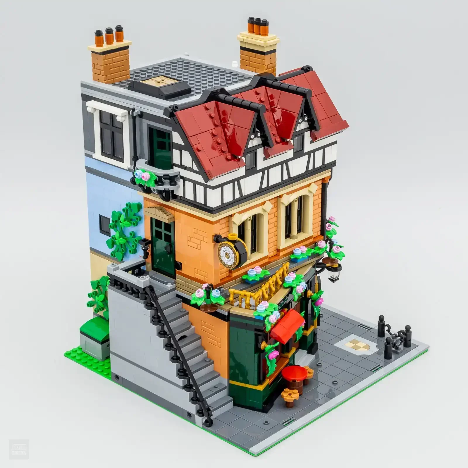 2025 NUOVO Tudor Angolo Modulare Building Blocks Esperto Creativo Viste di Strada Mattoni Giocattolo per I Bambini Regali Di Natale Per Adulti 3266 pz