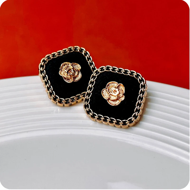 

10pcs Square Metal Button Sewing Clothing Bag DIY Craft Flocking Decorative Button Accessories Carving Roses High-Grade Button