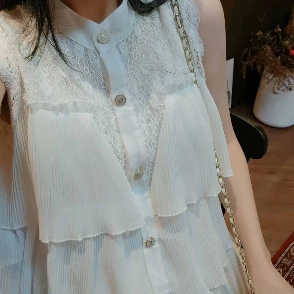 White Lace Doll Collar Sleeveless Shirt Women Summer 2026 New Loose Versatile Outerwear Slimming Top French Style Loose Fit