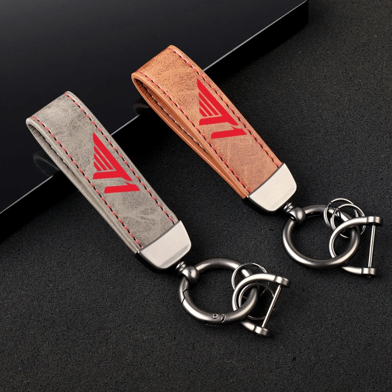 High-grade leather car key chain 360 degrees rotating horseshoe key ring League of Legends T1 team logo