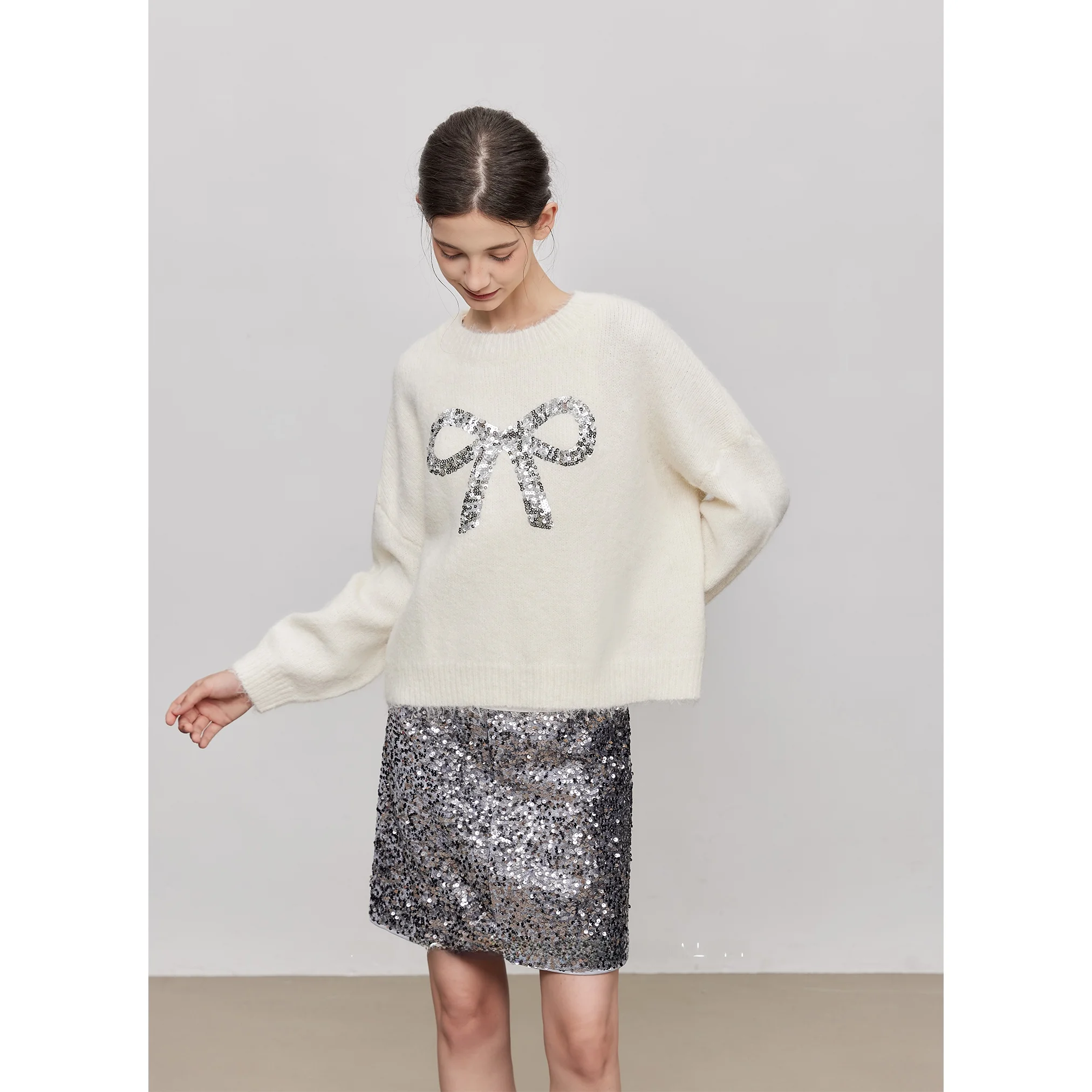 

Женский свитер YUUSCC с круглым вырезом, с пайетками, свободного кроя, мягкий, вязаный, зимний, повседневный, удобный, из смесового полиэстера