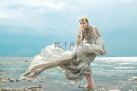 

Высокоскоростная радиоуправляемая лодка для гонок с функцией переворота и сброса рыболовных сетей