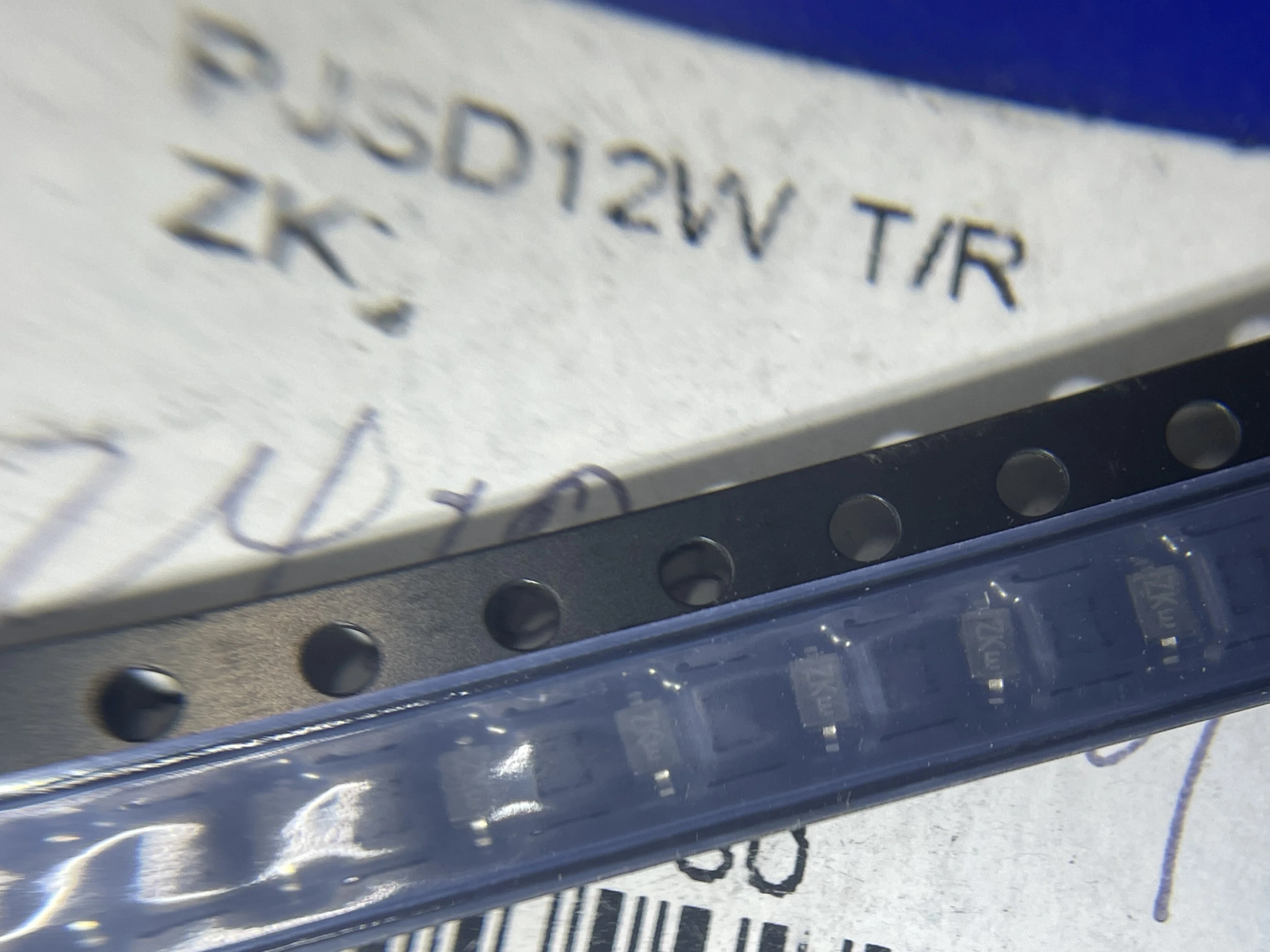 20 Chiếc 2SC4617EBTLR PJSD05TS T/R ZMM5V1ST MAZ8051GML 2SC4617 PJSD05 MAZ8051 Mới Ban Đầu Cổ