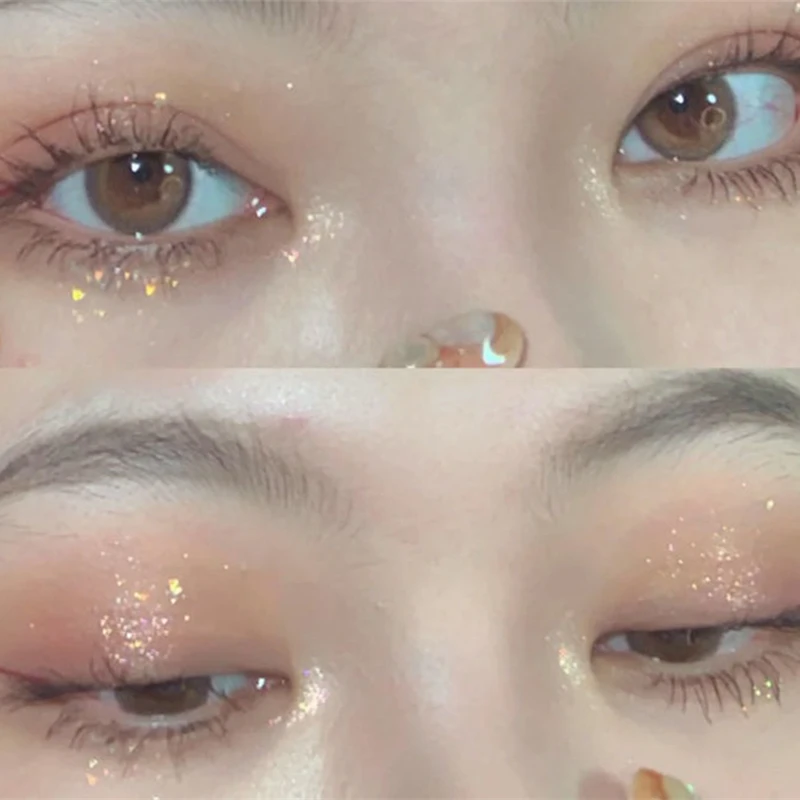 Palette di ombretti evidenziatori a 4 colori Starry Night: finitura glitter perlescente nei toni marrone/dorato/nudo, adatto ai viaggi