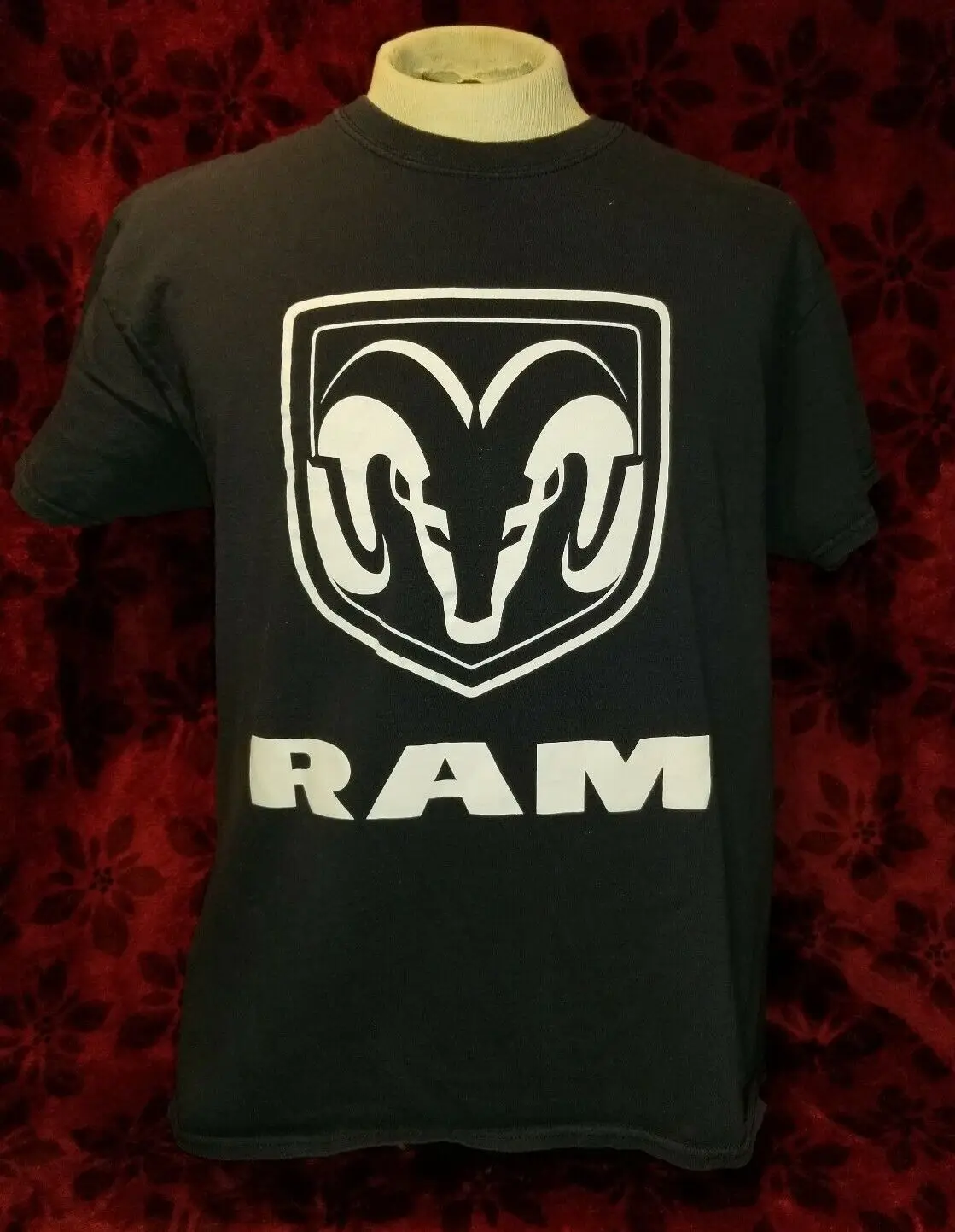 LARGE Dodge Ram T-shirt