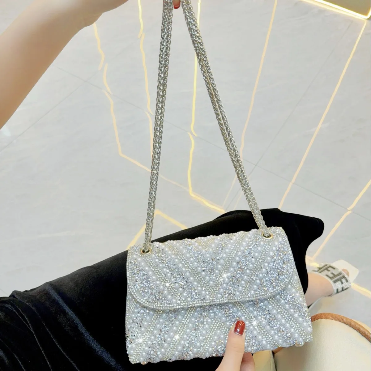 Pearl Women's Clutch Purse Designer Handbag Elegant Vintage Crossbody Bag Shiny Party Wedding Dress Shoulder Bag for Ladies