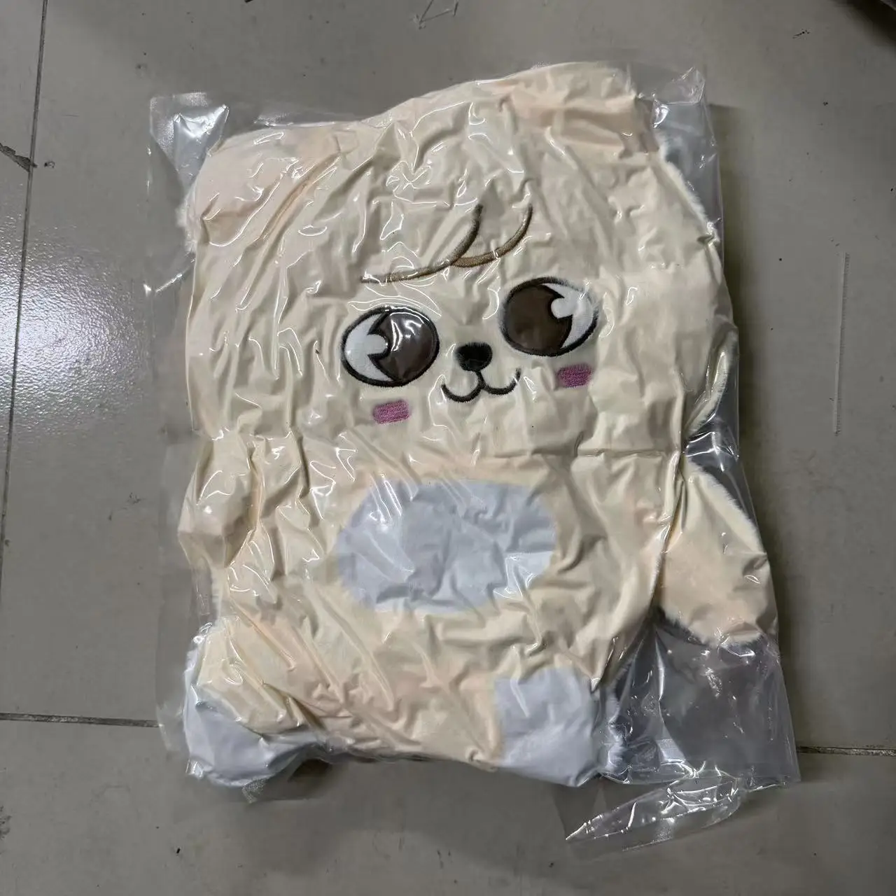 

Новая плюшевая игрушка-подушка SKZOO Stray Kids: кукла-обнимашка, подарок для фанатов, плюшевая игрушка Seoul FM Week Cloak Doll, подарок на день рождения для школьника.