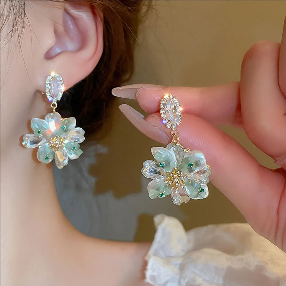 

Silvery Needle Artificial Crystal Woven Crystal-encrusted Flower Earrings Elegant Personalized Jewelry for Women
