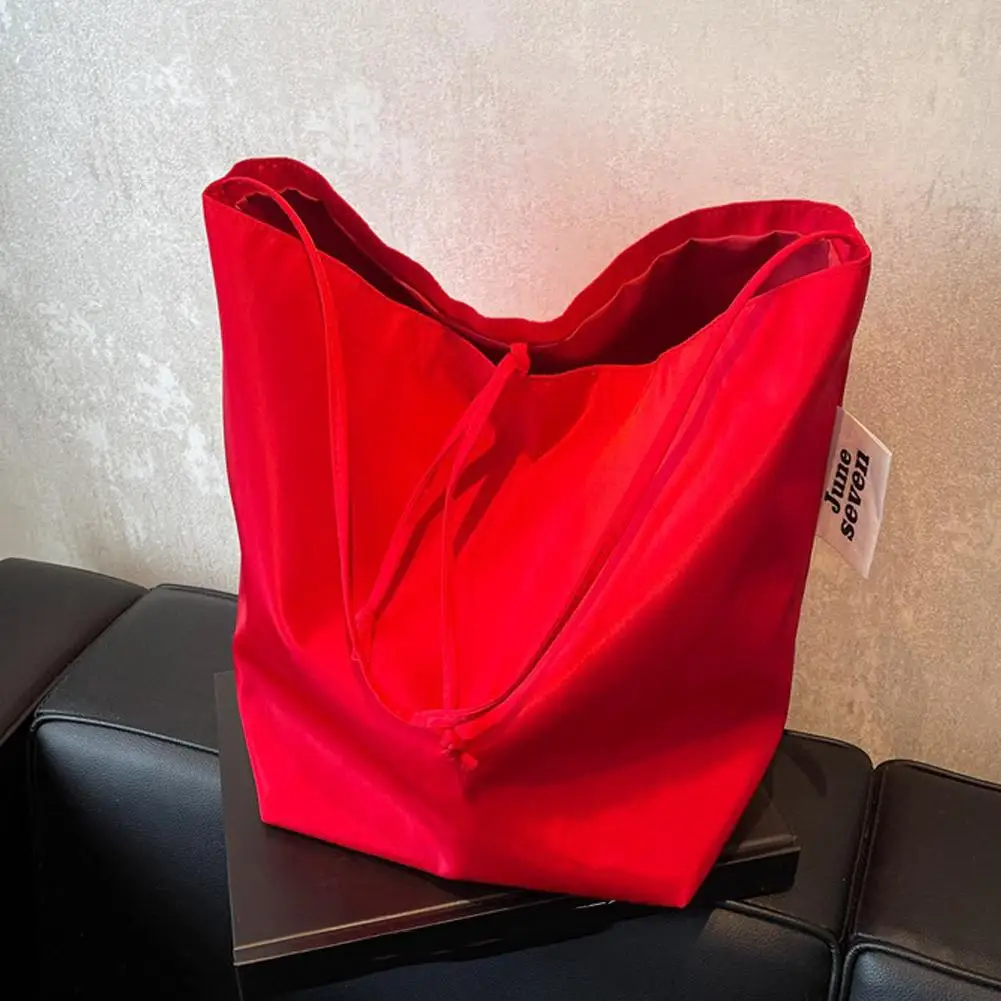Neu eingetroffene große Nylon-Umhängetasche für Damen, minimalistischer, lässiger Stil, Vintage-Einkaufstasche mit Kordelzug und Schnalle – Detail 8
