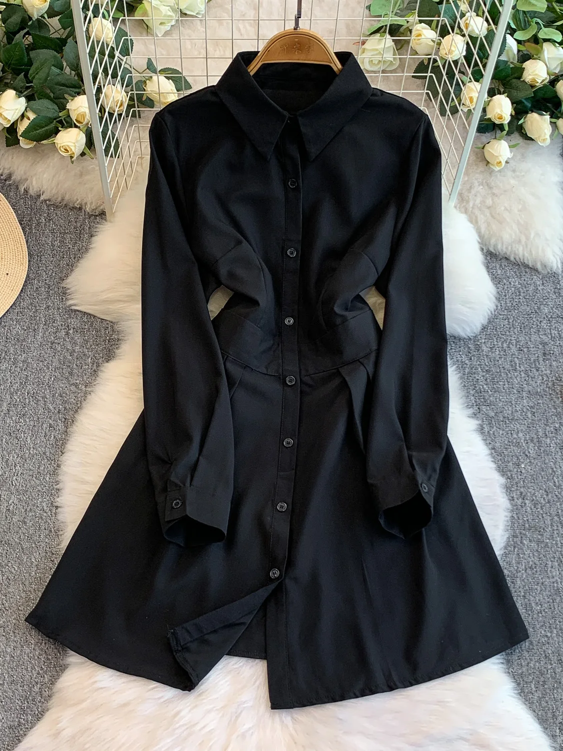 กระโปรงทรงเอไลน์เอวยางยืดความยาวปานกลางสำหรับผู้หญิง รุ่นใหม่ปี 2025 ผ้าซาติน กระดุมเดี่ยว ปิดด้วยกระดุมเดียว