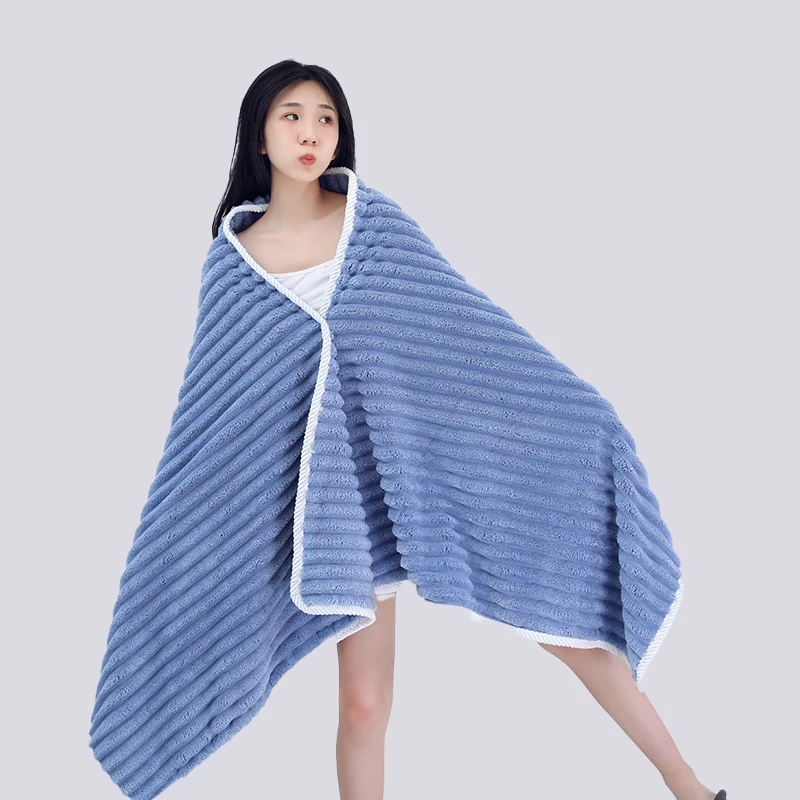 The Coral Fleece Striped Bath Towel Is Enlarged And Thickened, And The Couple's Soft Absorbent Woman Can Wear A Large Cape