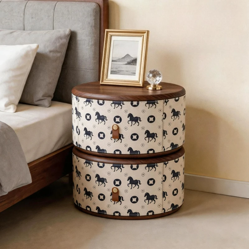 Italian Minimalist Round Solid Wood Bedside Table Creative Light Luxury Bedroom Storage Locker Nightstand Side Tables Furniture