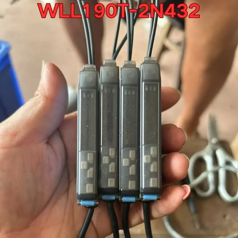 

Бывший в употреблении тест функции датчика WLL190T-2N432 обычно. Новейшее предложение в июле.