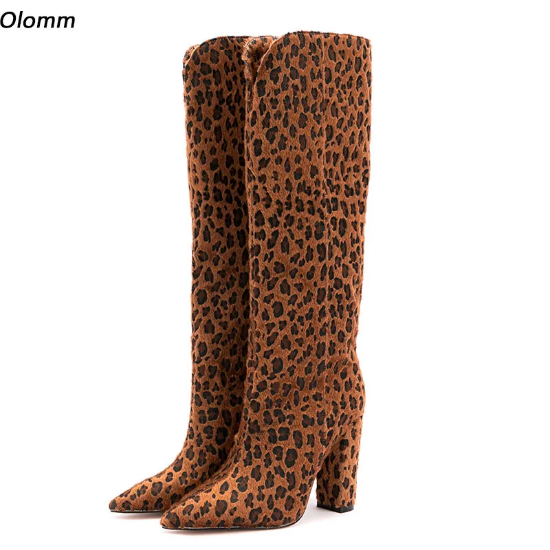 

Olomm Женские сапоги до колена ручной работы из конского волоса на массивном каблуке с острым носком, коричневые леопардовые туфли для косплея, женские большие размеры США 5-15