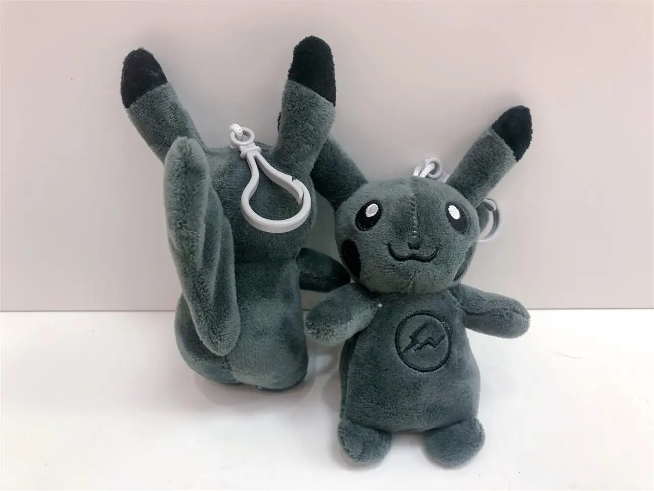 10PC/lot Pokemon Black Pikachu Plush Doll 12cm Pendant Stuffed Bulbasaur Pendant Keychain Plush Gift Toy