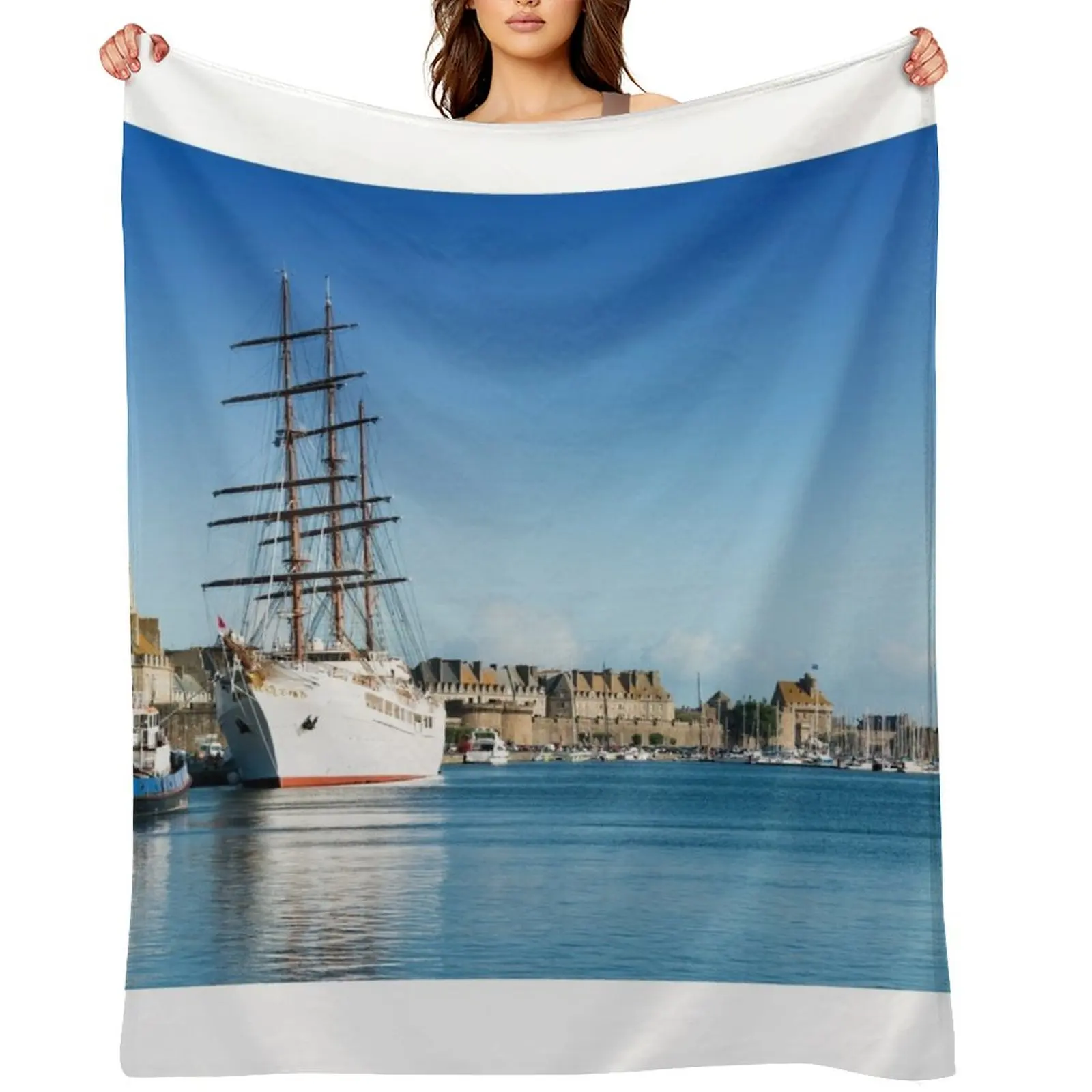 Sea Cloud II في Saint Malo Throw Blanket سرير حراري عتيق لبطانيات الشتاء #1