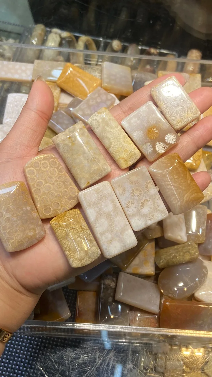 

Оптовая продажа, 5 шт./упак., смешанные бусины свободного размера из натуральной коралловой яшмы, подвеска из камня хризантемы, ювелирное ожерелье, сделай сам