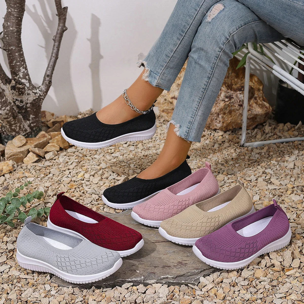 

2026 Spring New Women's Casual Slip on Shoes Soft Sole Walking Shoes For Mother Breathable Knit Loafers