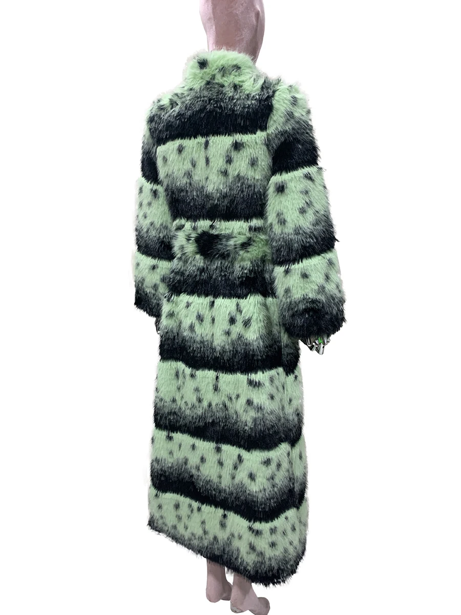 秋冬用エクストラロングカラフルストライプ厚手暖かい毛足の長いフェイクフォックスファーコート女性用スタンドカラーラグジュアリーファーリーオーバーコート
