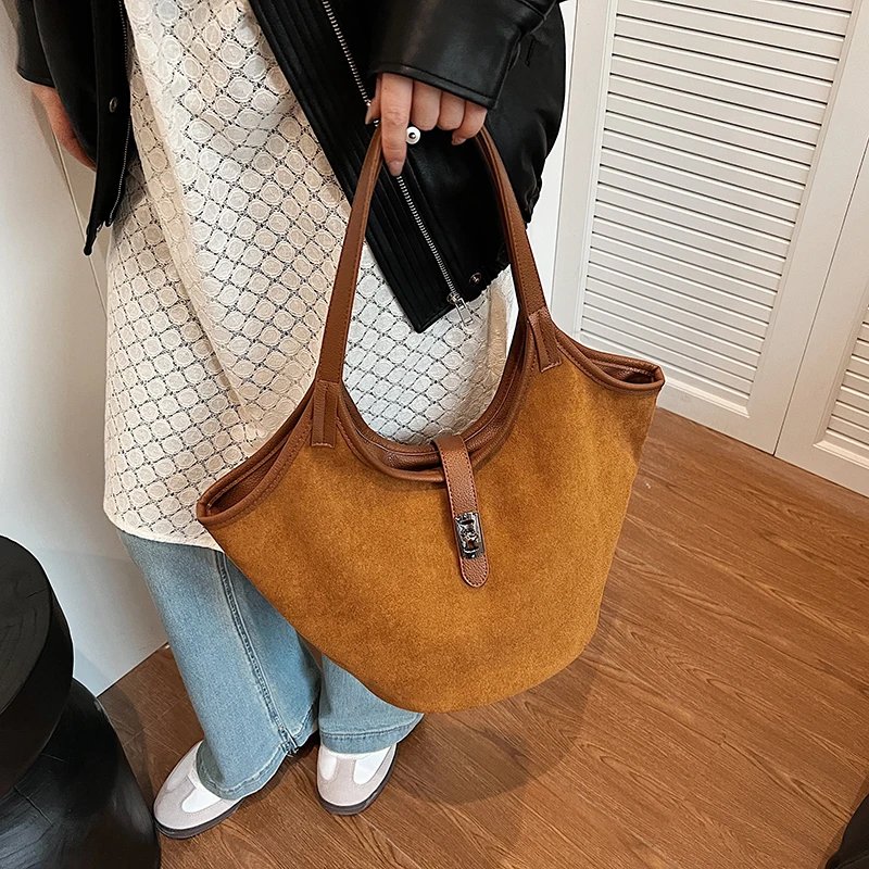 MOODS Mini Bucket Shoulder Bags For Women Faux Suede Commuter Tote Bag Large Capacity Underarm Hobo Bag 2024 Winter New Handbags