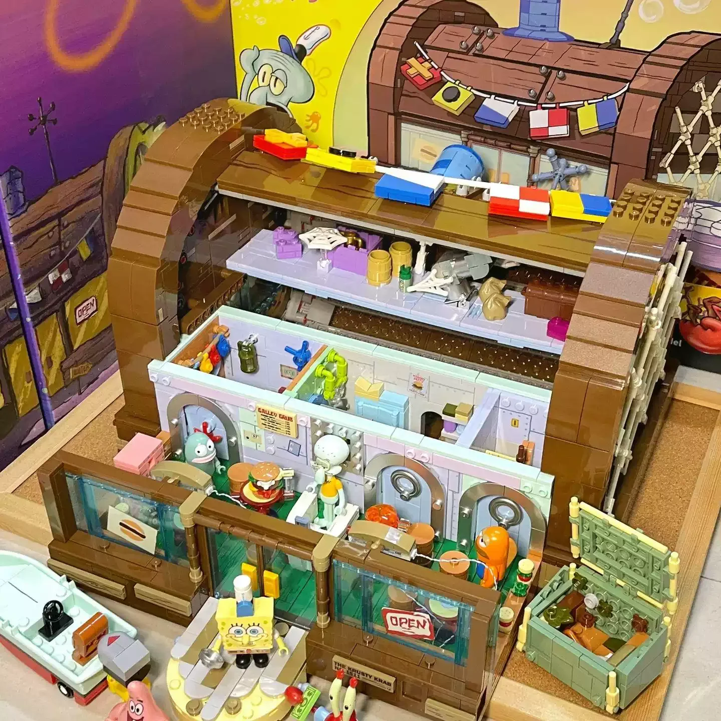 

Губка Боб Krusty Krab Area-X Набор строительных блоков Интерактивная кирпичная игрушка Бургер Модель ресторана Слепая коробка Подарок для детей и фанатов