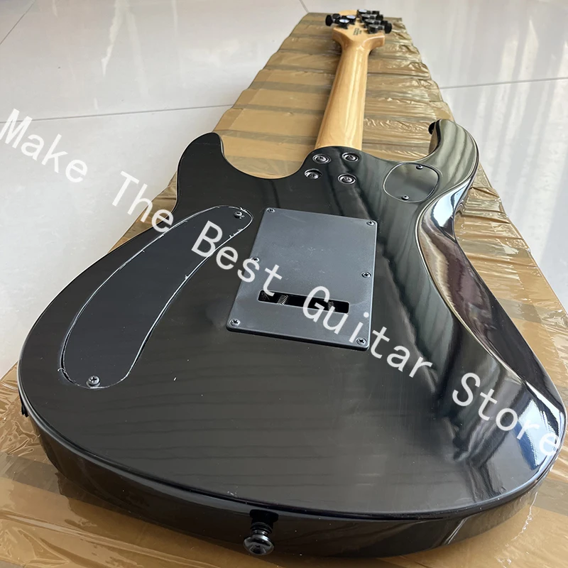 Equipped with high-quality tremolo bridge electric guitar, classic colors, guaranteed quality, and fast delivery.