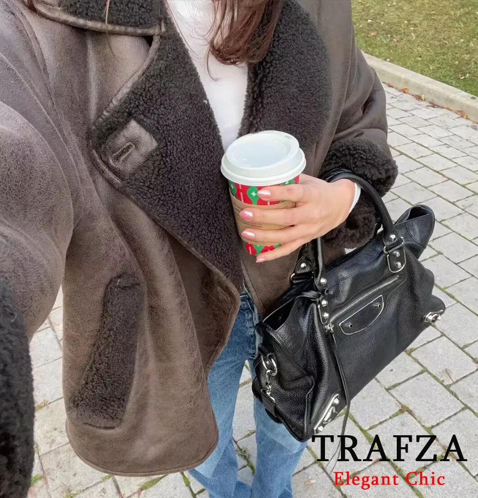 TRAFZA-abrigo holgado de piel sintética para mujer, chaqueta elegante con bolsillos y botones de solapa, moda de invierno, novedad de 2024