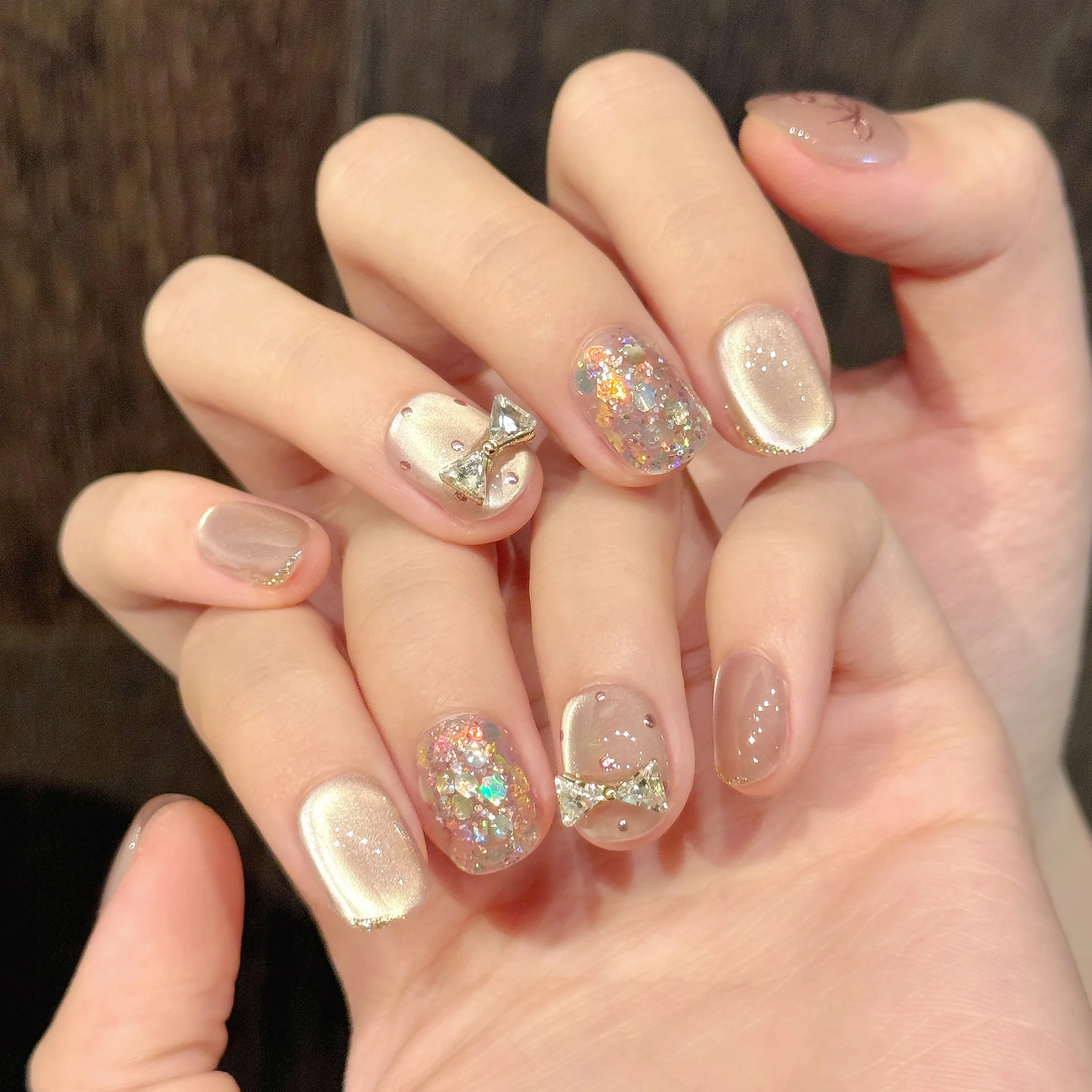 Princess Style Polka Dot Bow Short Handmade Cat Eye Press-On Nails