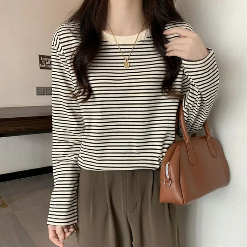 

Женская осенне-зимняя свободная футболка оверсайз в полоску, в корейском стиле, модный базовый слой, топ с длинным рукавом, новинка