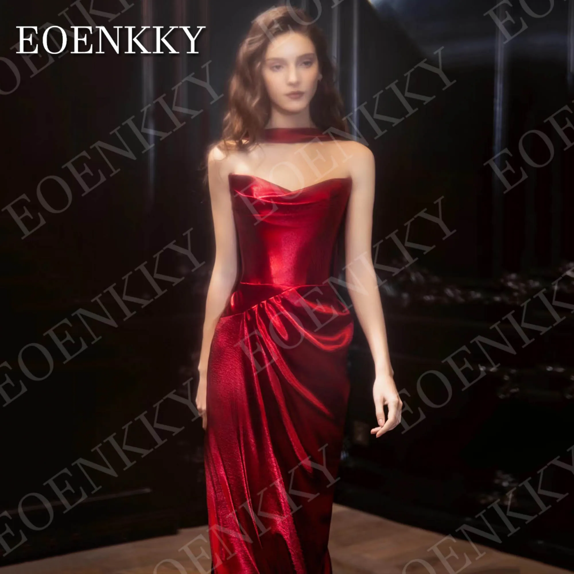 EOENKKY 女性ブルゴーニュマーメイドイブニングドレスフォーマルエレガントなサテンロングストラップレスウエディングドレスノースリーブカスタマイズ カスタマイズされた女性ブルゴンディの人Mermaidの夕方のドレス形式的なエレガントなサテンの長いストラップレスの舞会のドレス袖レス