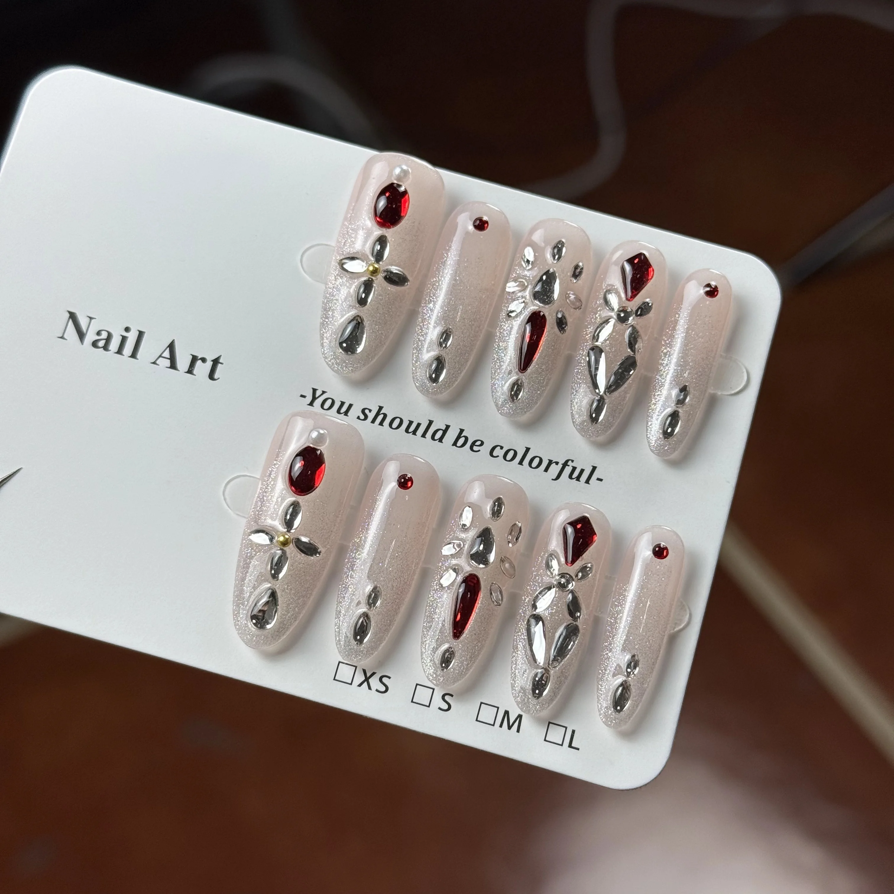 10 قطع من الأظافر المزيفة الفاخرة والأنيقة، باللون الذهبي المبهر، مرسومة يدويًا ثلاثية الأبعاد لعيون قطة الياقوت المصنوعة يدويًا