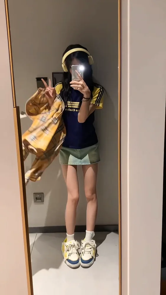 American Sle Color Blo Stripe oulder Insert ort Sve Women's T-irt Tight Fit Summer Hot Girl Top round Ne Casual