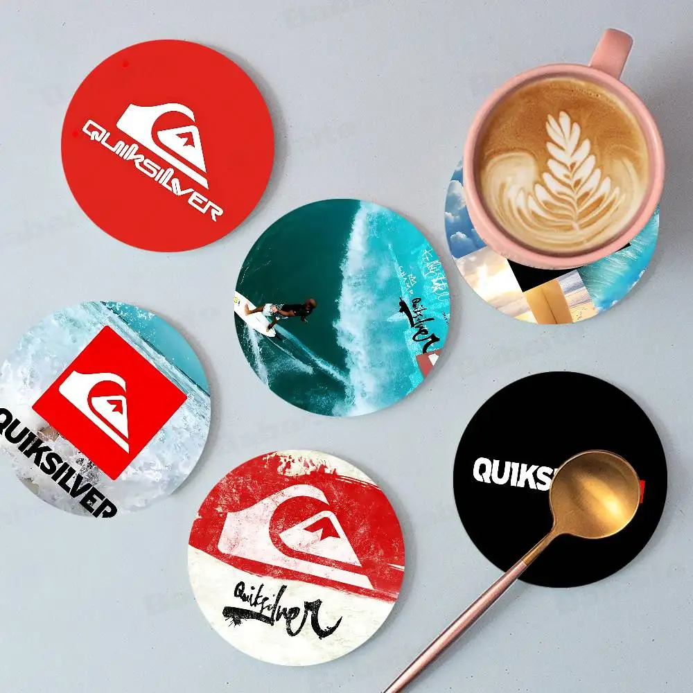 Posavasos con logotipo de la marca Q-Quiksilver, adecuados para la decoración diaria de reuniones familiares, cocina, posavasos de madera antideslizantes