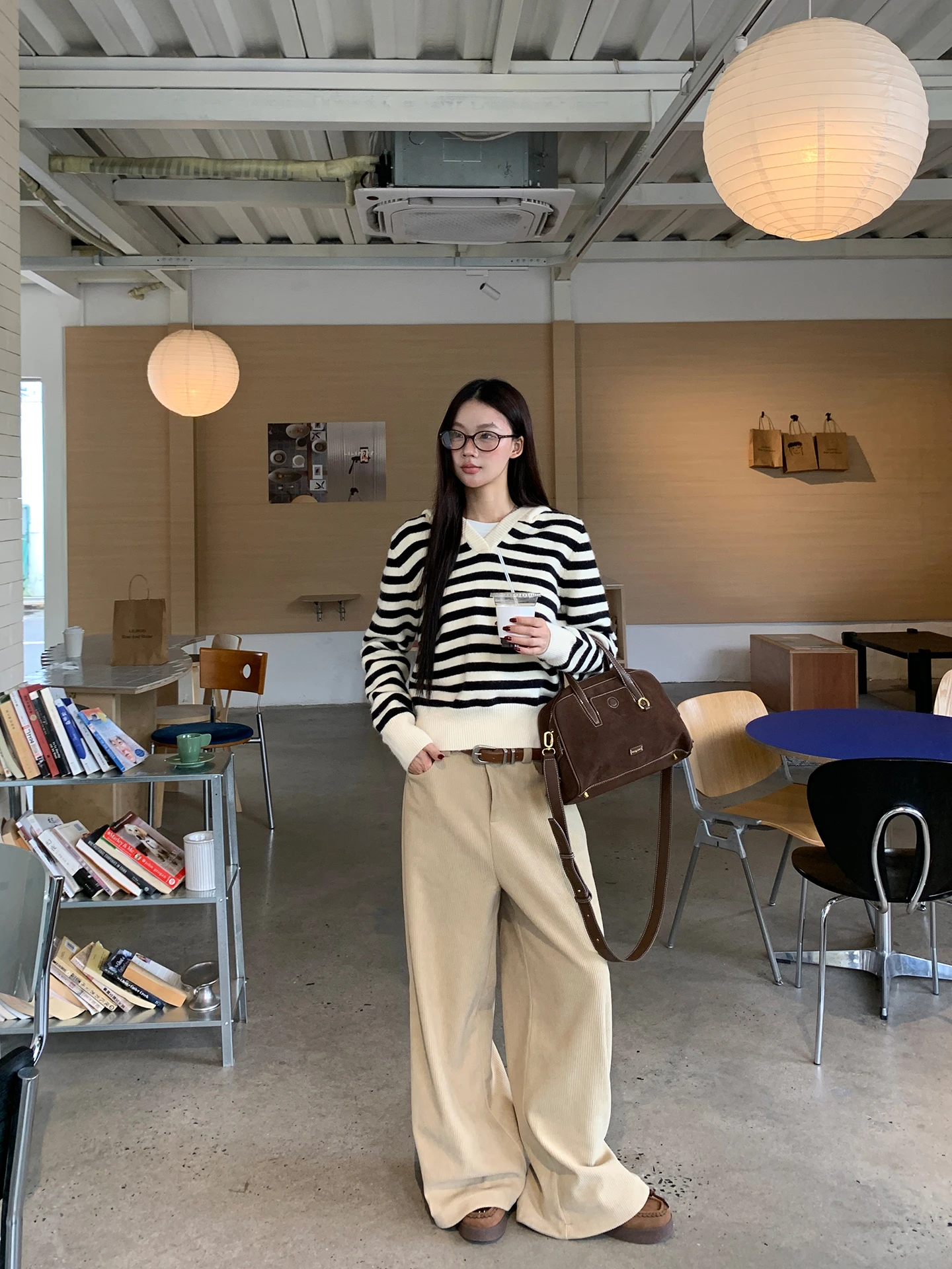 بنطلون واسع الساق للنساء بأسلوب المشاهير الأحمر، موديل جديد لخريف وشتاء 2025، تصميم فضفاض بأسلوب كسول، بنطلون كاجوال من القطي...